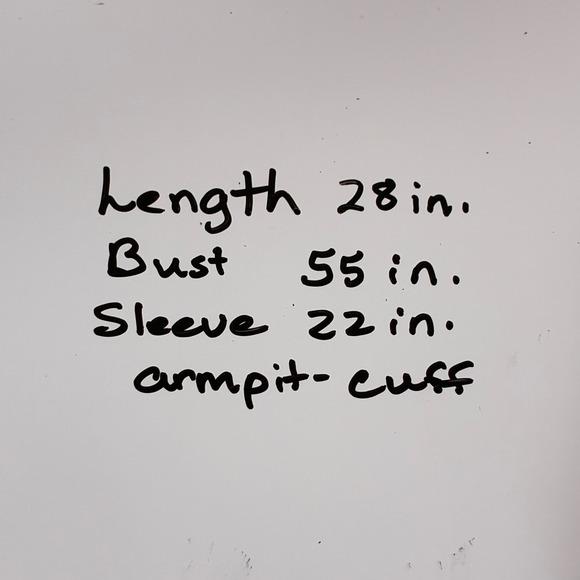 Buc-ees sweatshirt Women's XL Gray Classic Beaver Graphic Whimsical Travel Texas - Picture 6 of 7